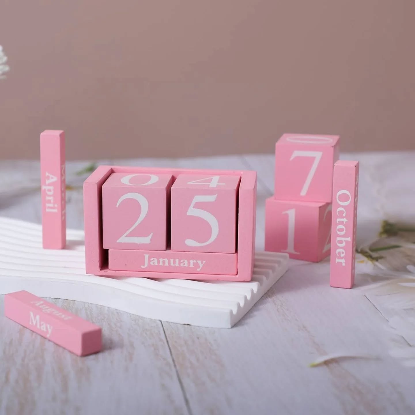 Vintage Wooden Block Calendar – view 1